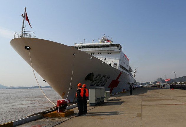 菲律宾感谢中国派“和平方舟”医院船参与救援
