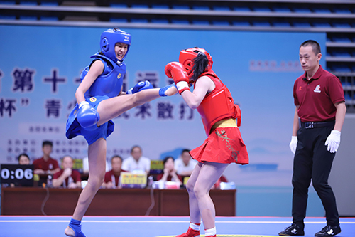 女子少年乙组48公斤级比赛 （余晓勤摄）