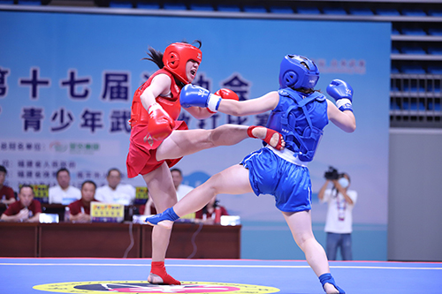 女子少年甲组60公斤级比赛 （余晓勤摄）